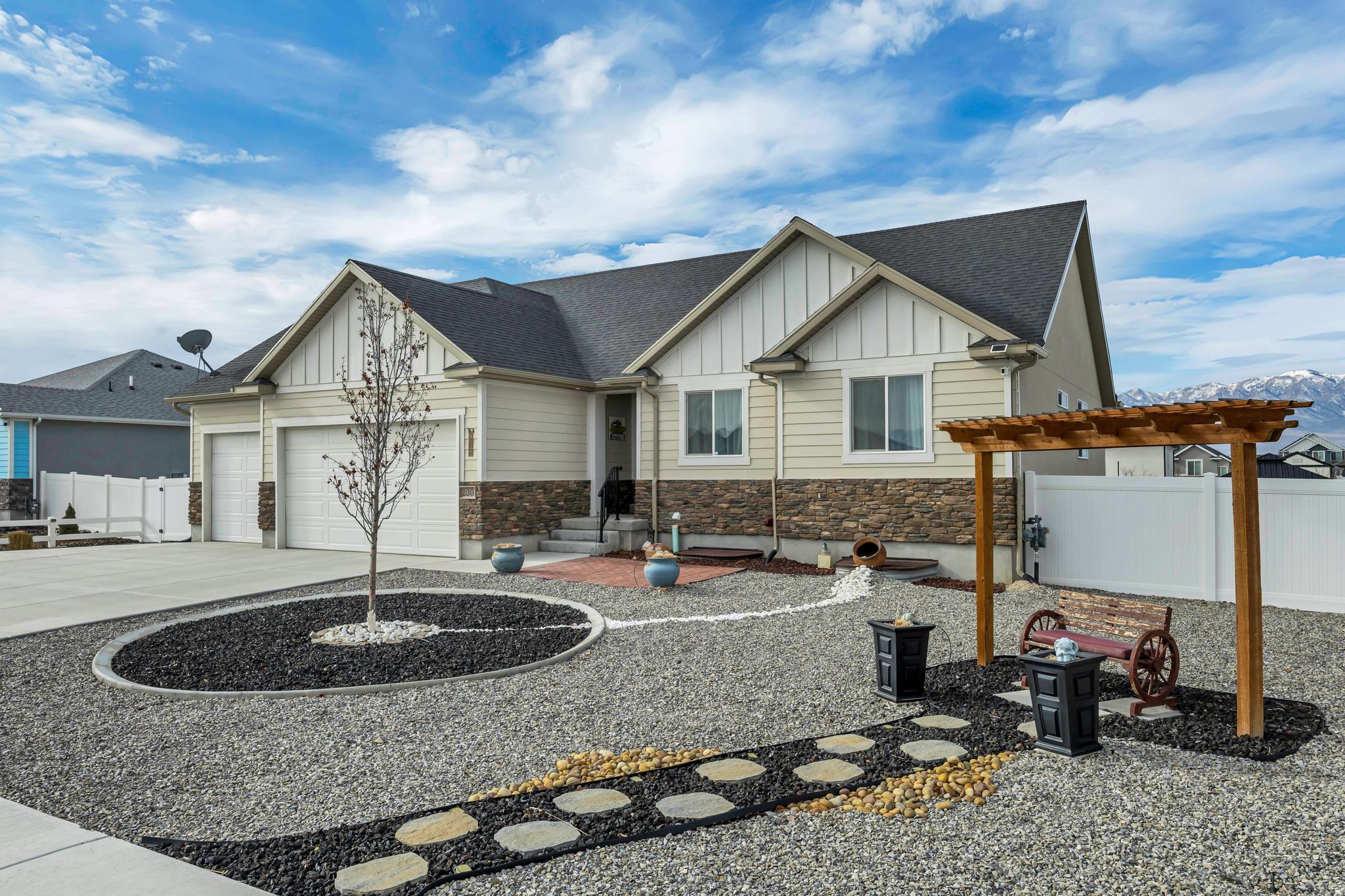 MUSTANG RIDGE - Residential