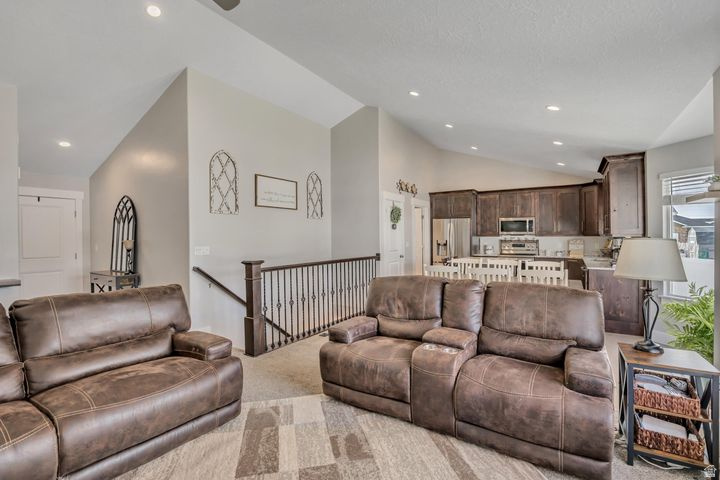 MUSTANG RIDGE - Residential