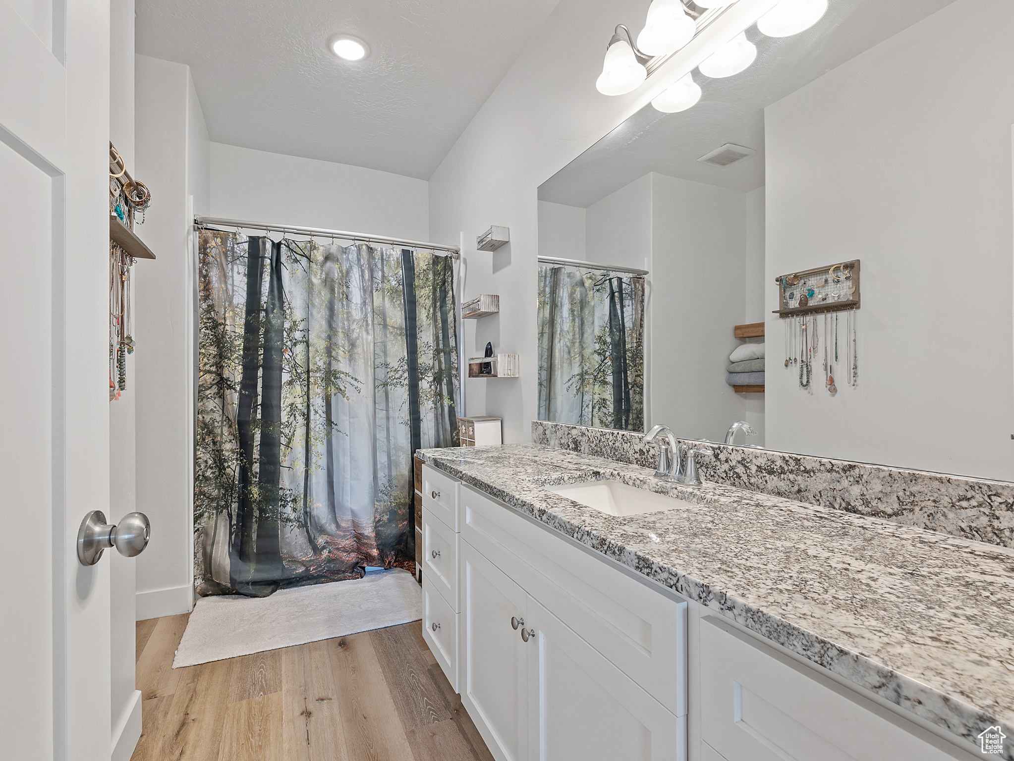 Payson, Utah 84651, United States, 4 Bedrooms Bedrooms, ,3 BathroomsBathrooms,Residential,Active,174077