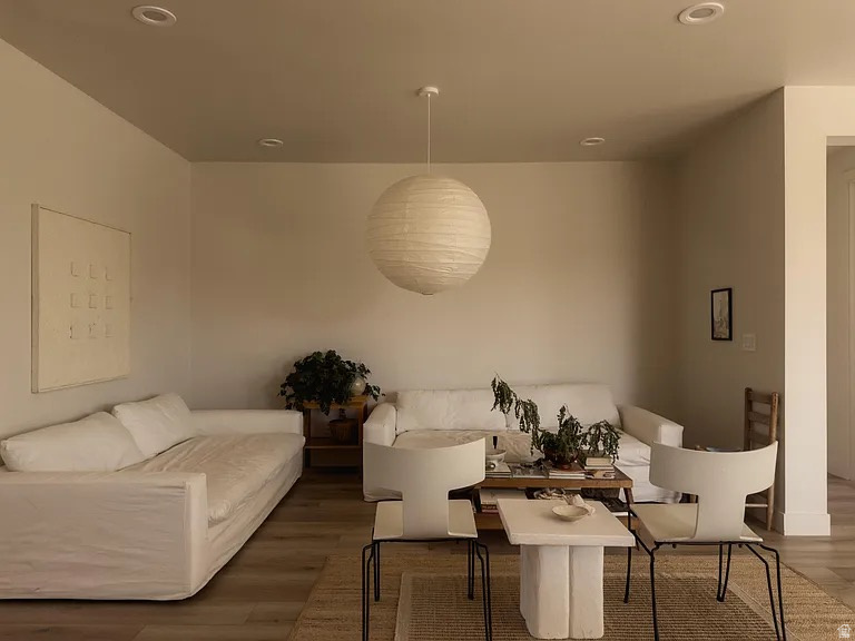 DESERT COLOR AUBURN HILLS PH 13 - Residential