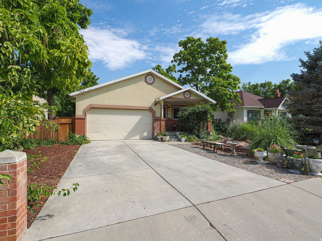Photo of 937 E FOREST VIEW AVE, Salt Lake City, UT 84106 (MLS # 2178037)