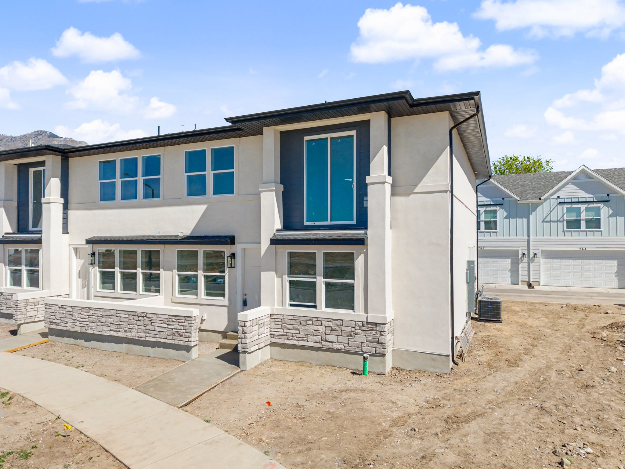 WEST FIELD CENTRAL - Residential