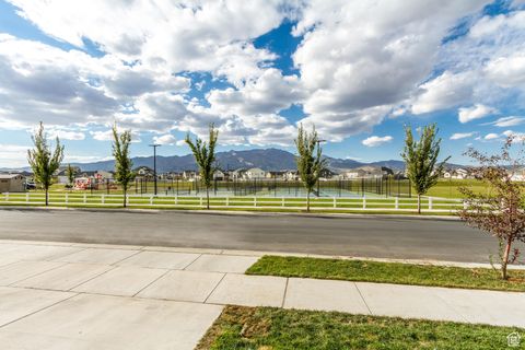 Tiny photo for 4642 N FRISCO PEAK DR E, Eagle Mountain, UT 84005 (MLS # 2059993)