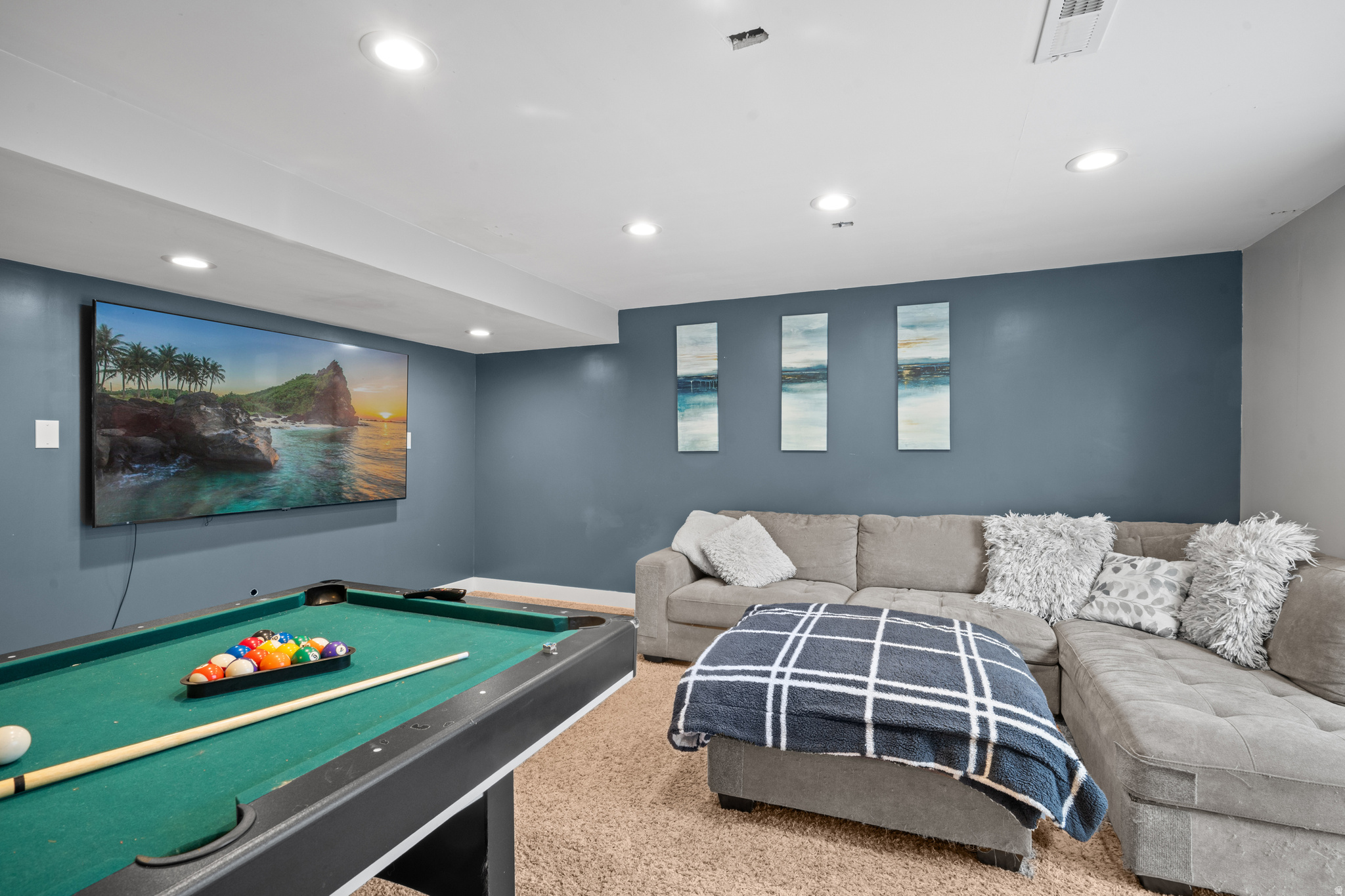 MEADOW VIEW TOWNS - Residential