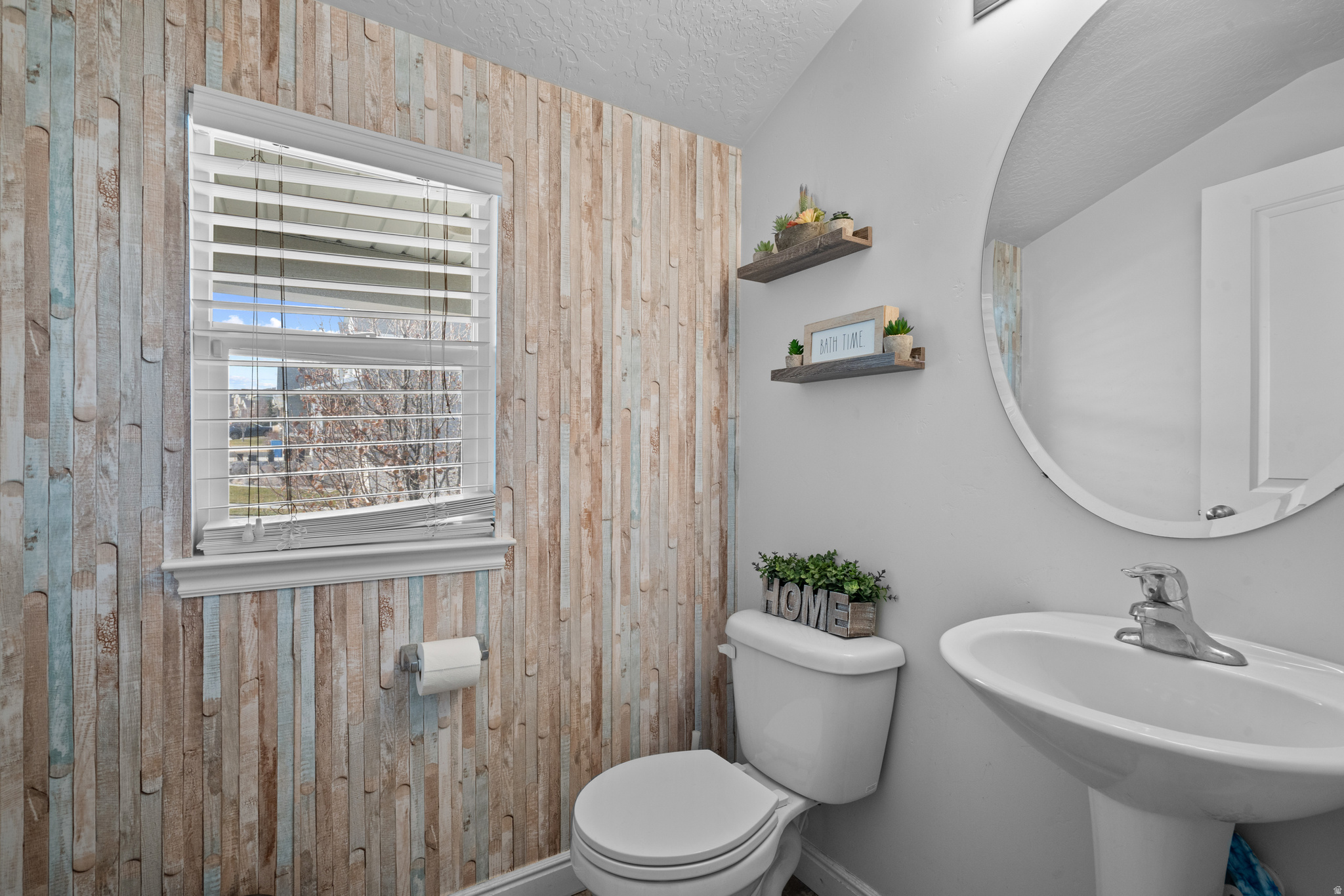 MEADOW VIEW TOWNS - Residential