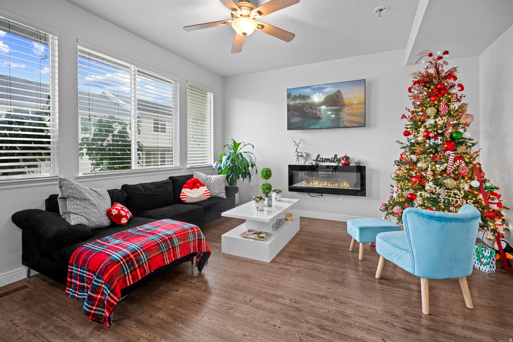 MEADOW VIEW TOWNS - Residential