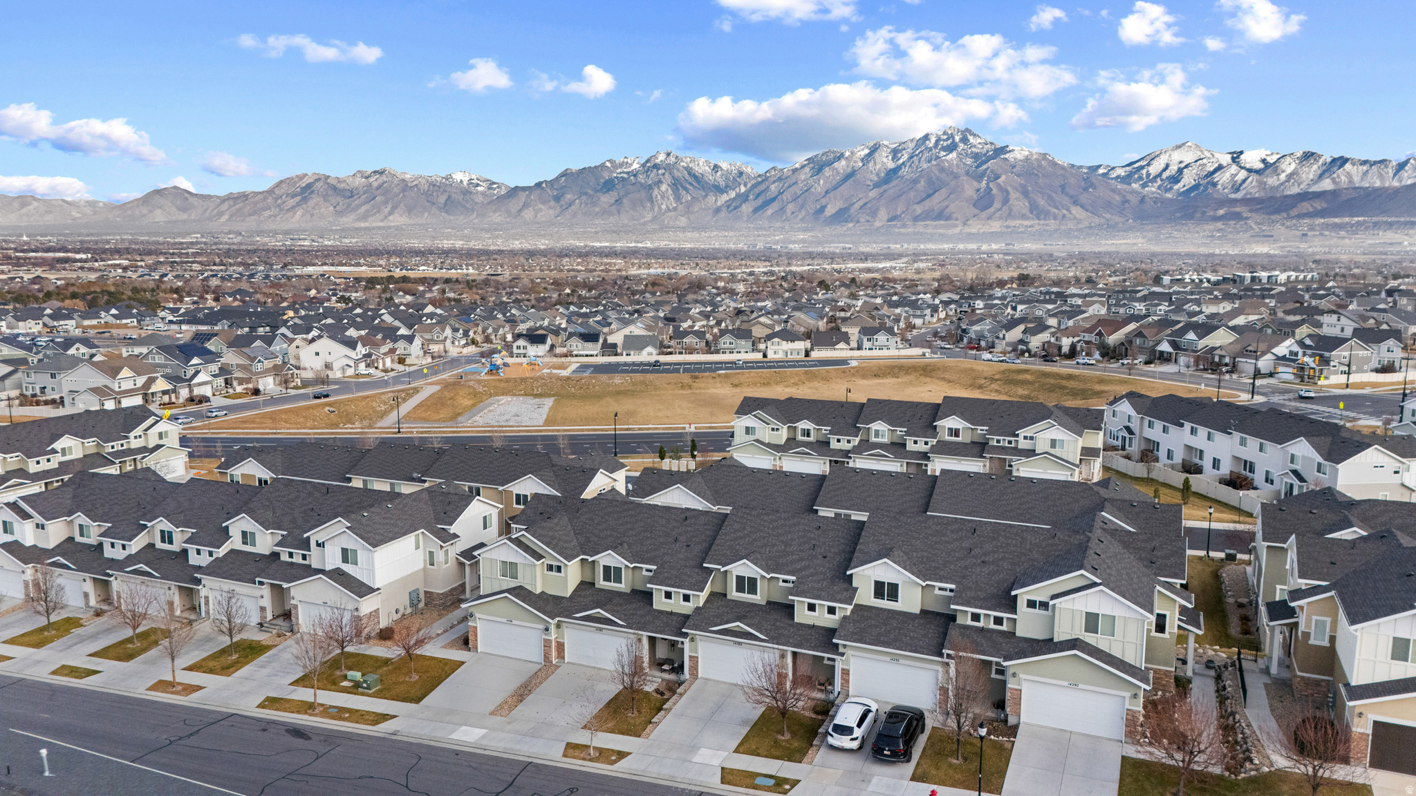 MEADOW VIEW TOWNS - Residential