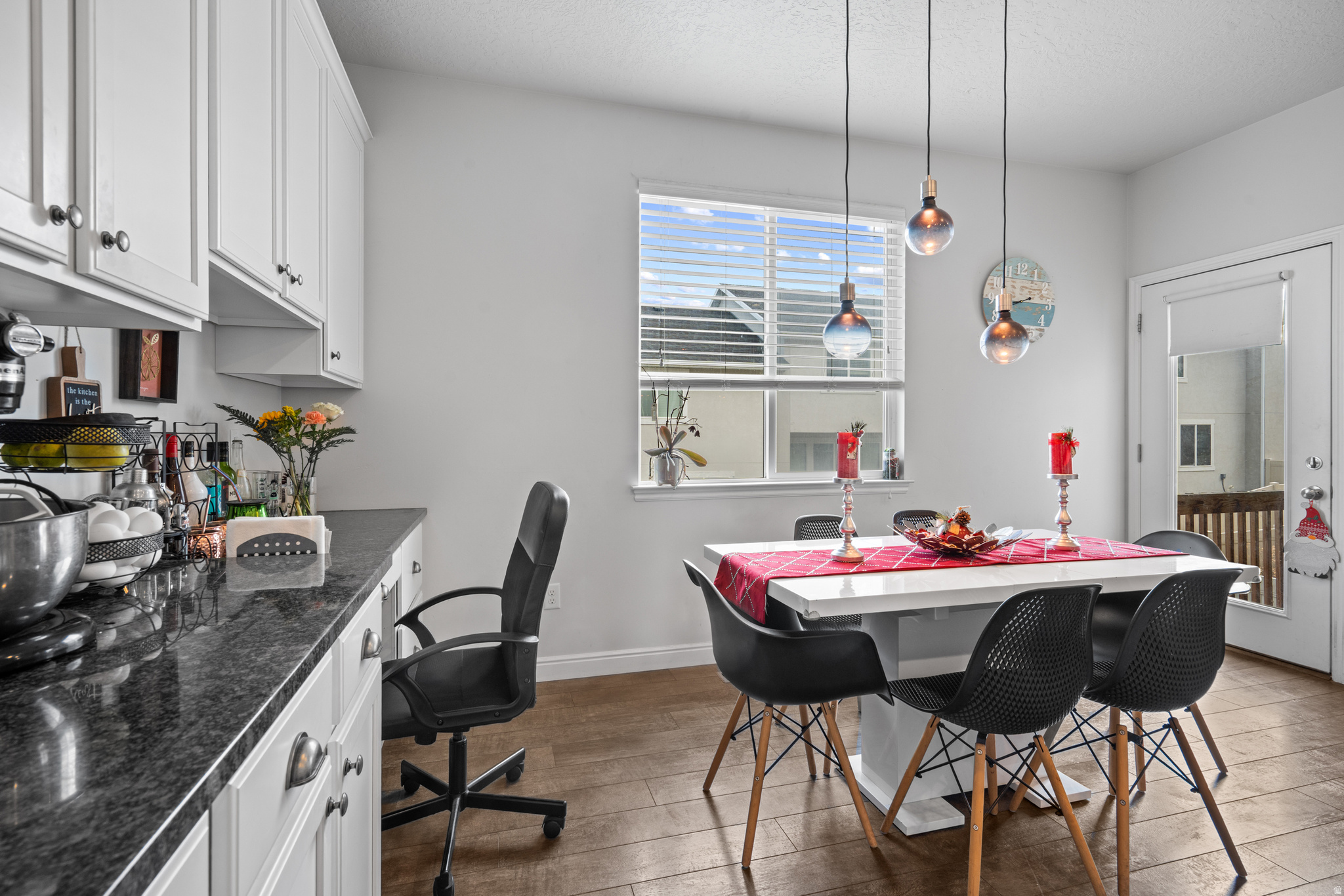 MEADOW VIEW TOWNS - Residential