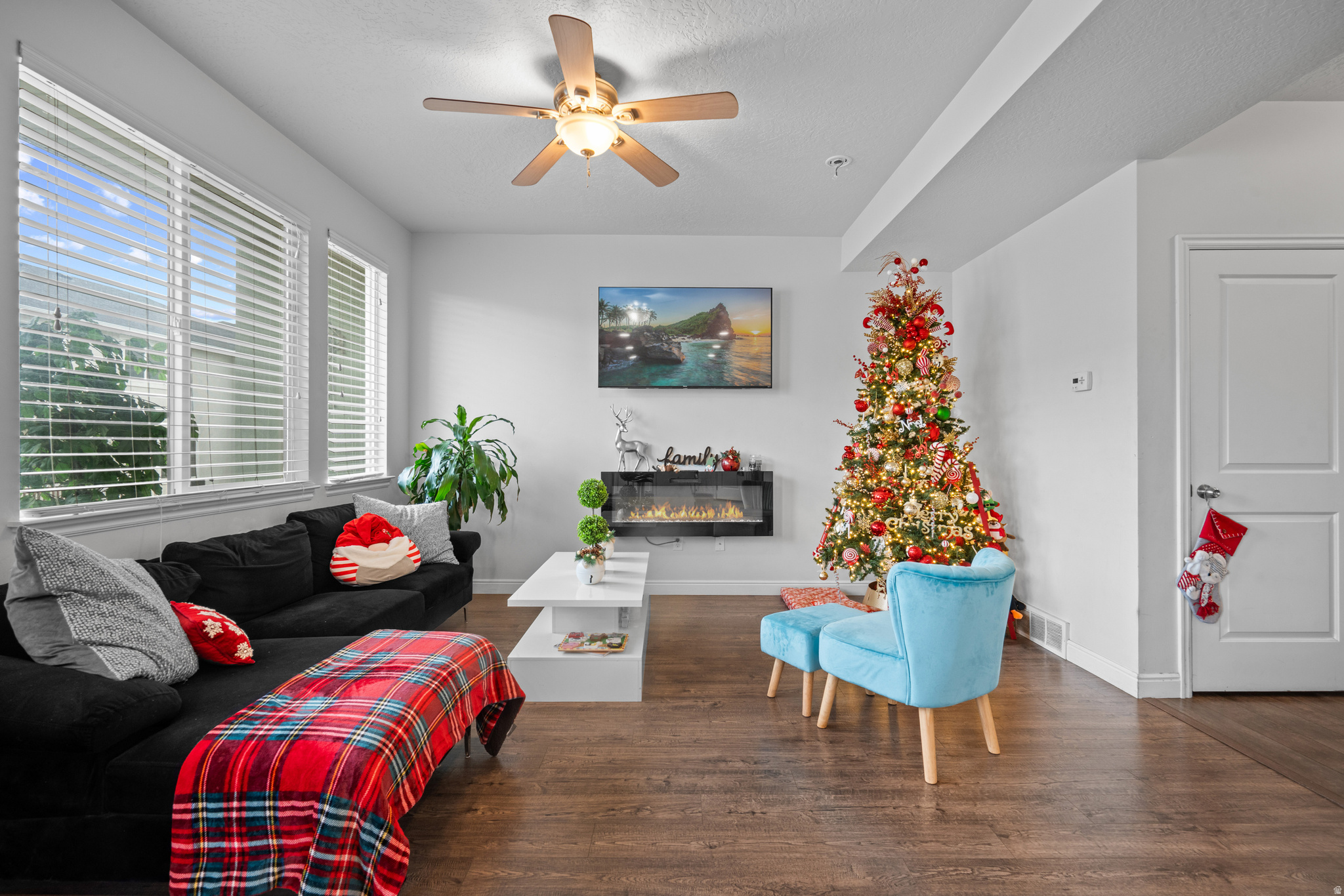 MEADOW VIEW TOWNS - Residential