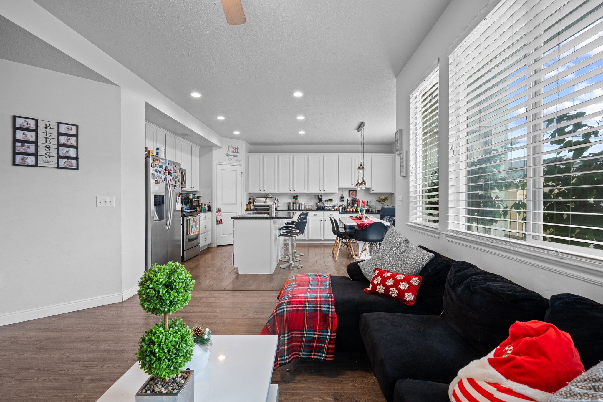 MEADOW VIEW TOWNS - Residential