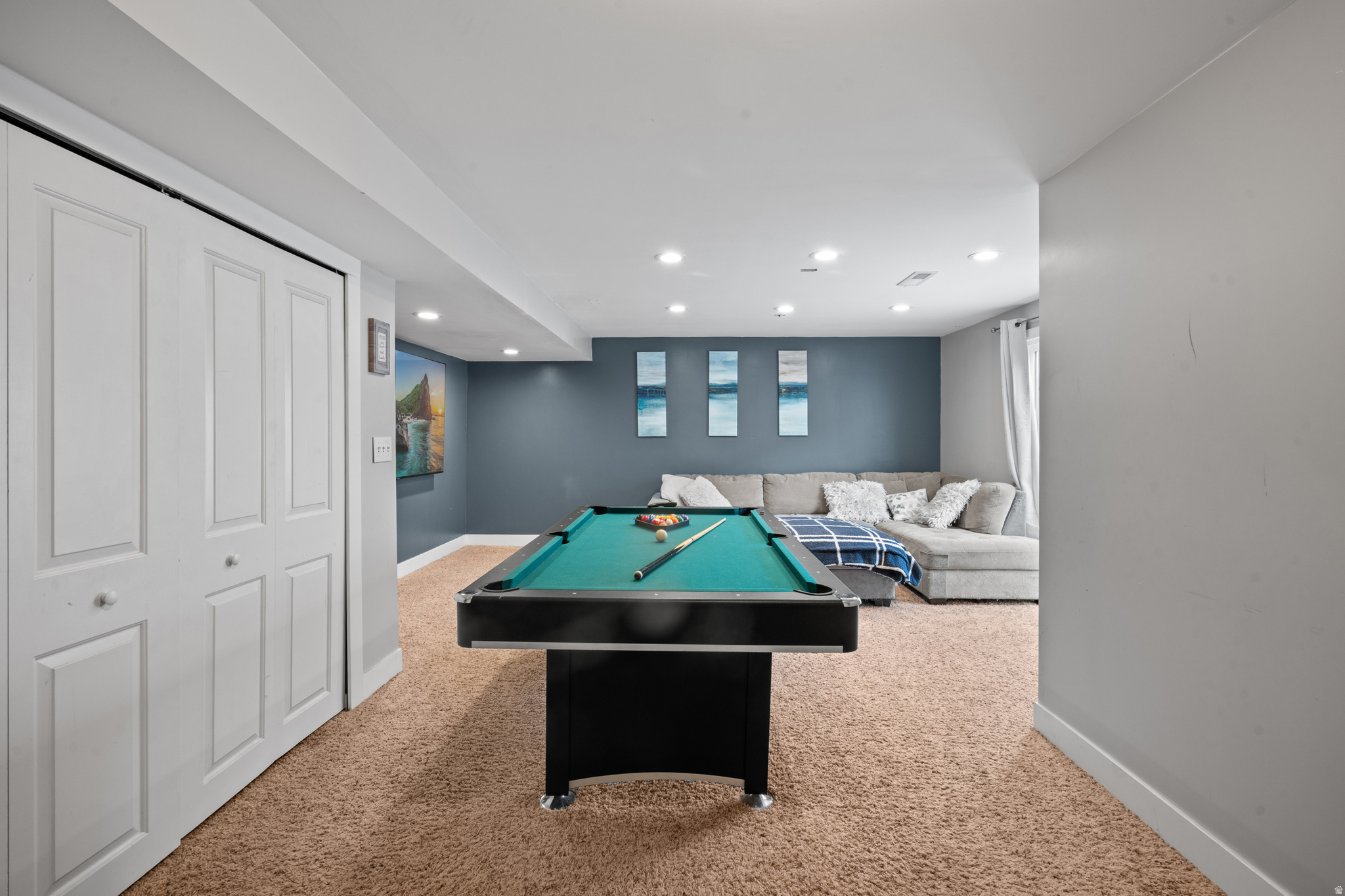 MEADOW VIEW TOWNS - Residential