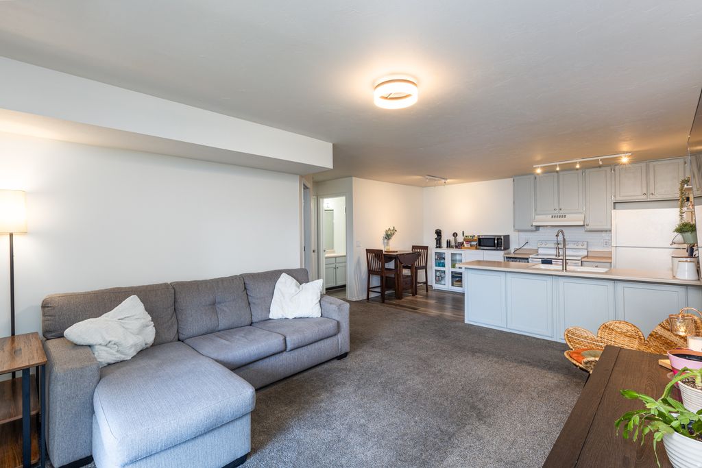 Photo of 286 E NEW CENTURY LN S #C-86, South Salt Lake, UT 84115 (MLS # 2146081)