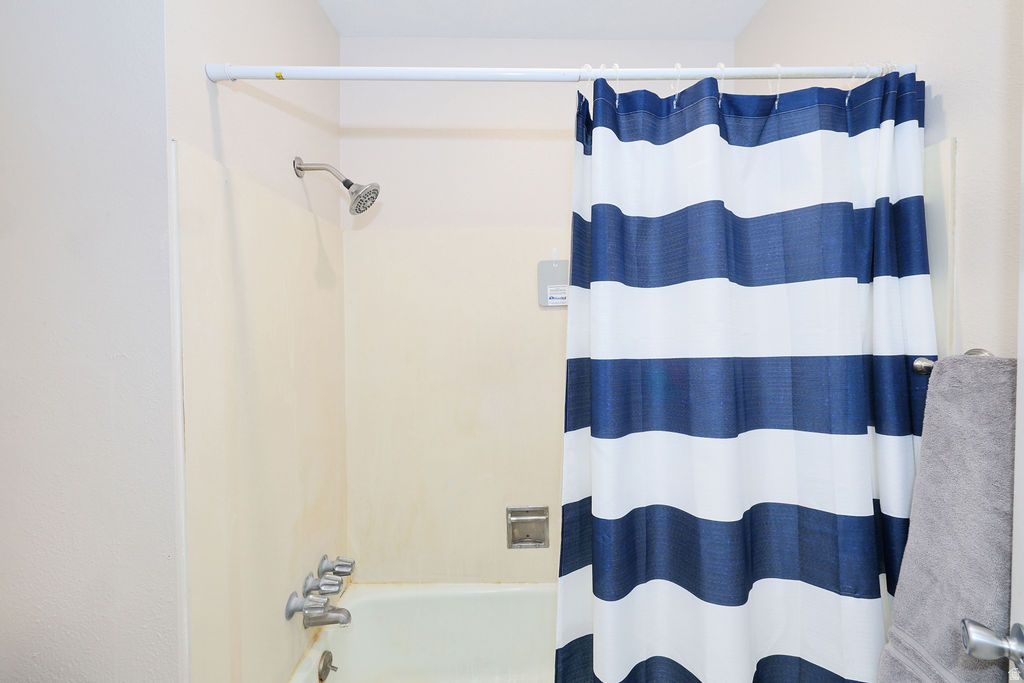 CREEKSIDE - Residential