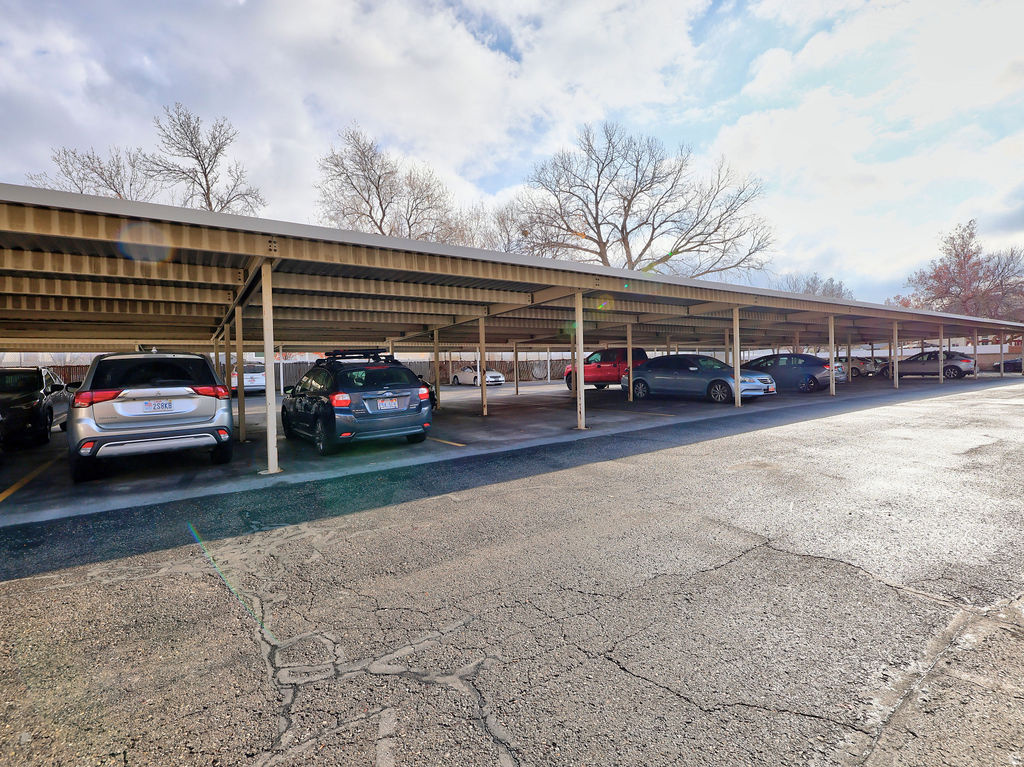 CREEKSIDE - Residential