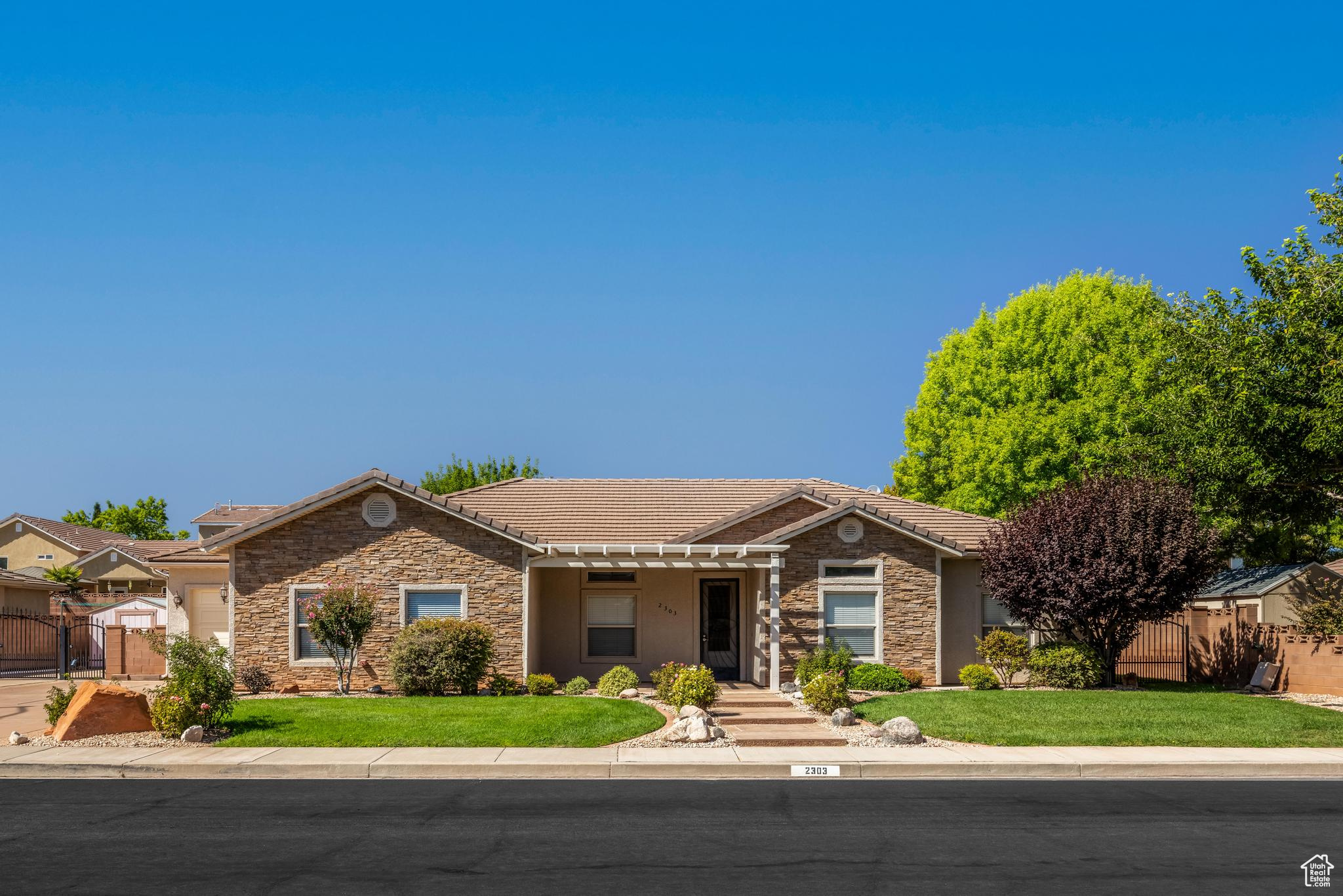 HEIGHTS WEST C - Residential