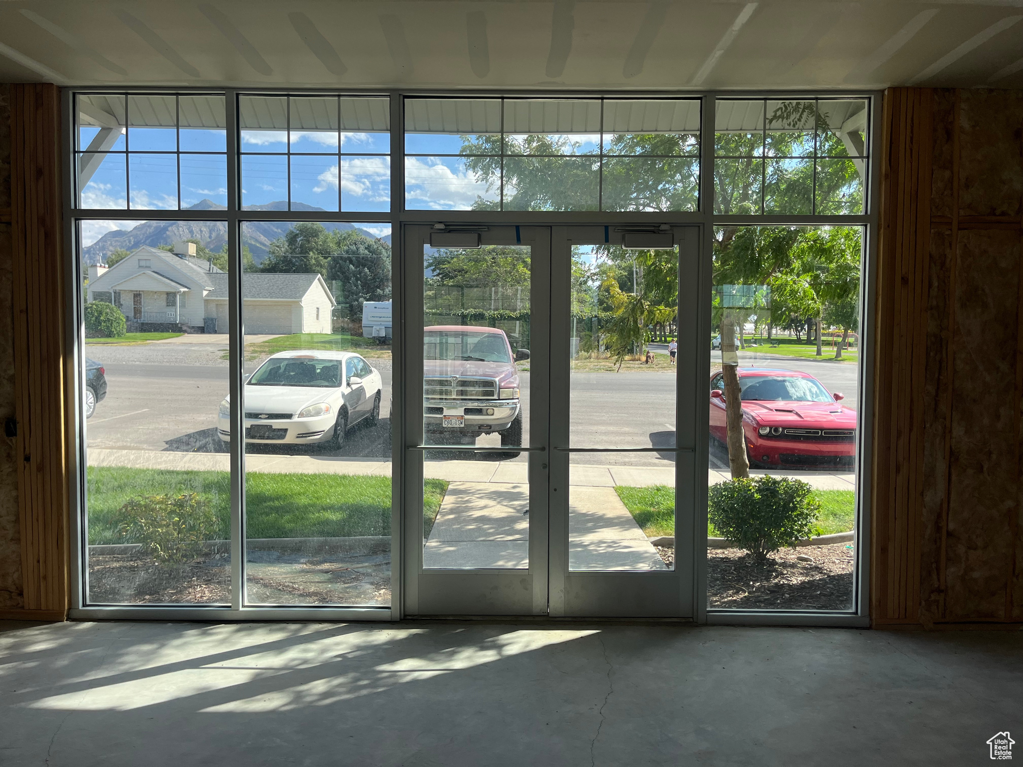 CENTENNIAL PARK - Commercial Sale