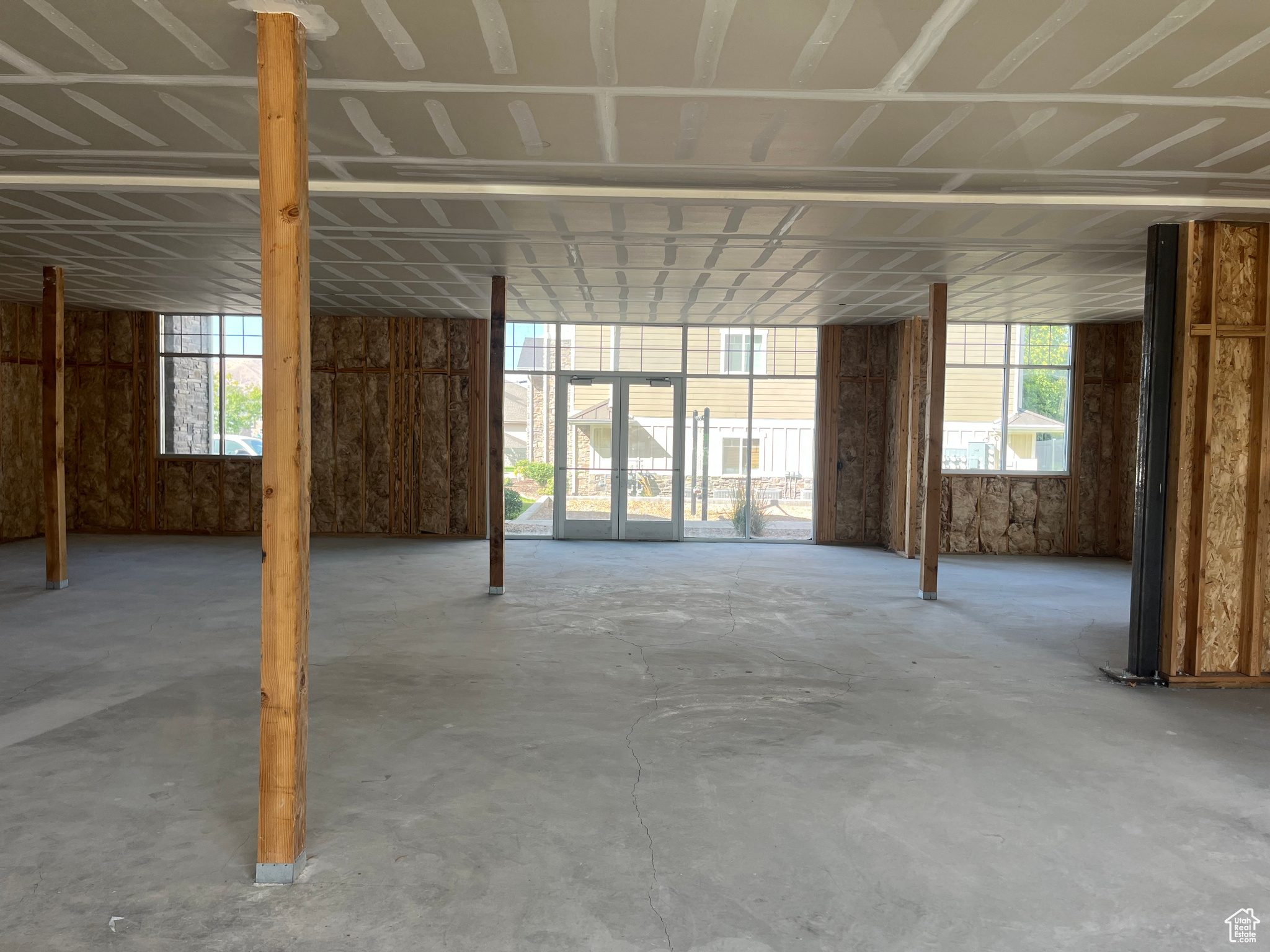 CENTENNIAL PARK - Commercial Sale