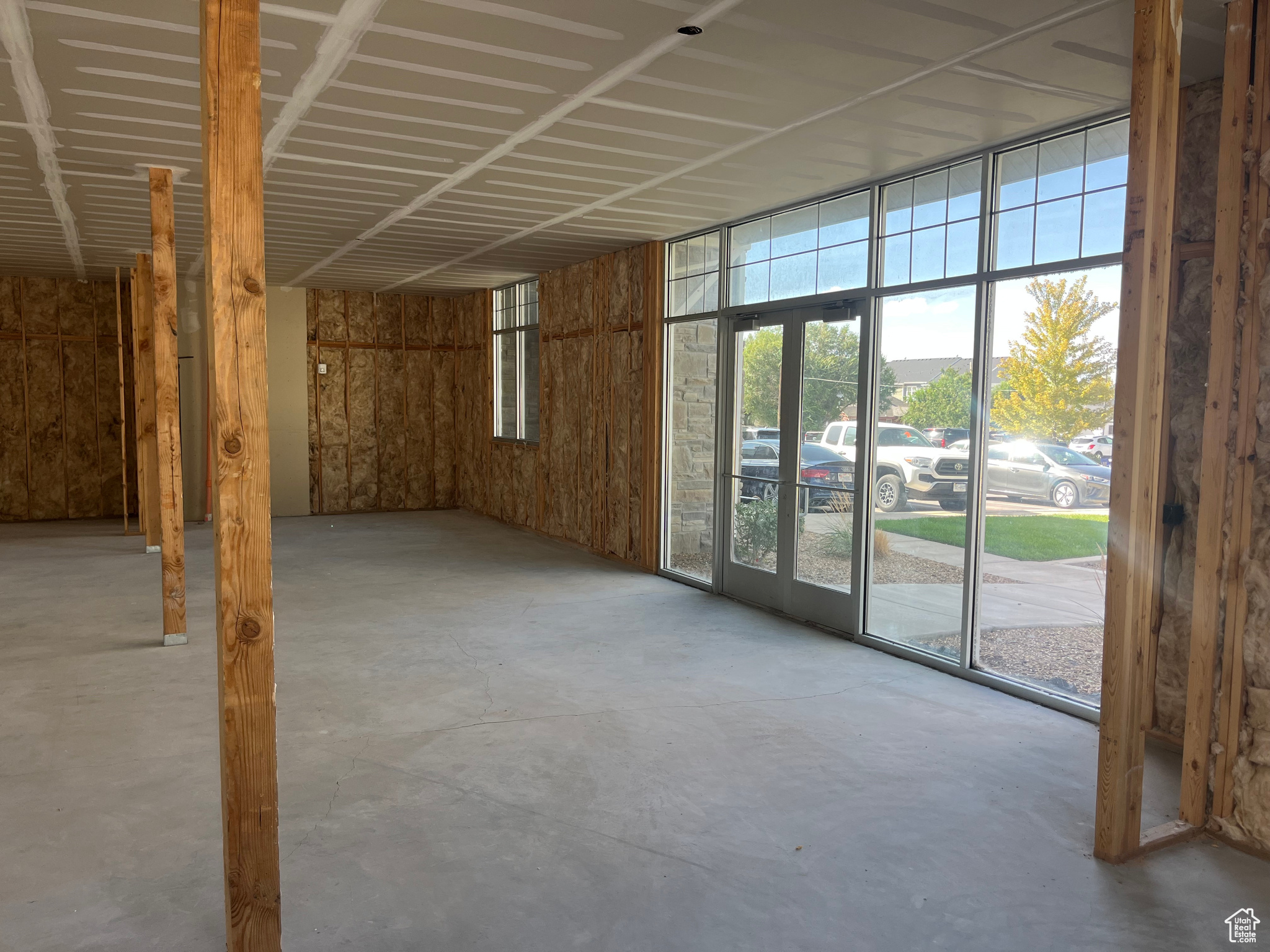 CENTENNIAL PARK - Commercial Sale