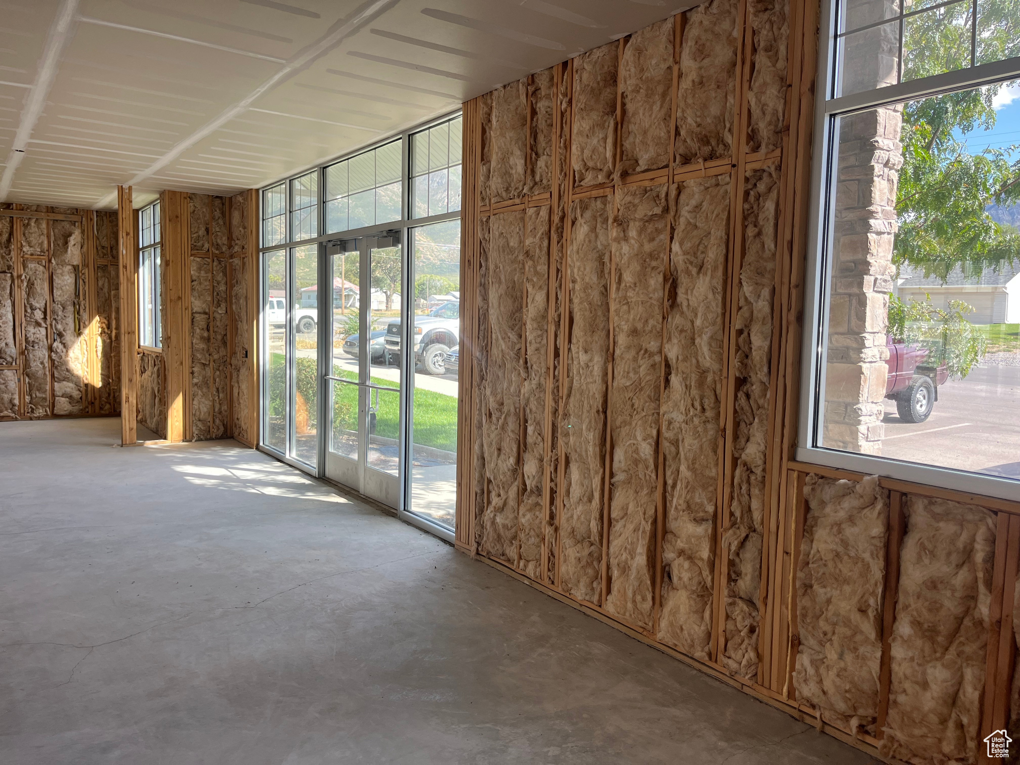 CENTENNIAL PARK - Commercial Sale