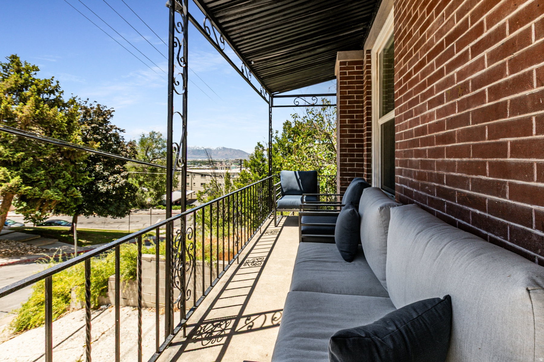 BLK 012 E - Residential Income