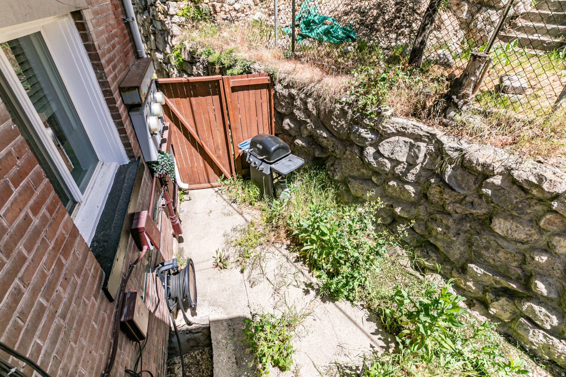 BLK 012 E - Residential Income
