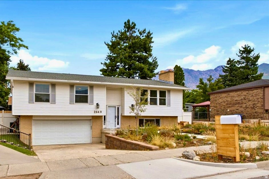 Photo of 2649 E PROMENADE DR S, Cottonwood Heights, UT 84121 (MLS # 2172485)