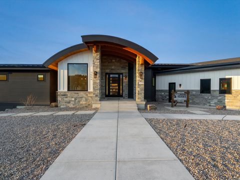 Tiny photo for 7554 E DOGWOOD DR, Huntsville, UT 84317 (MLS # 2145443)