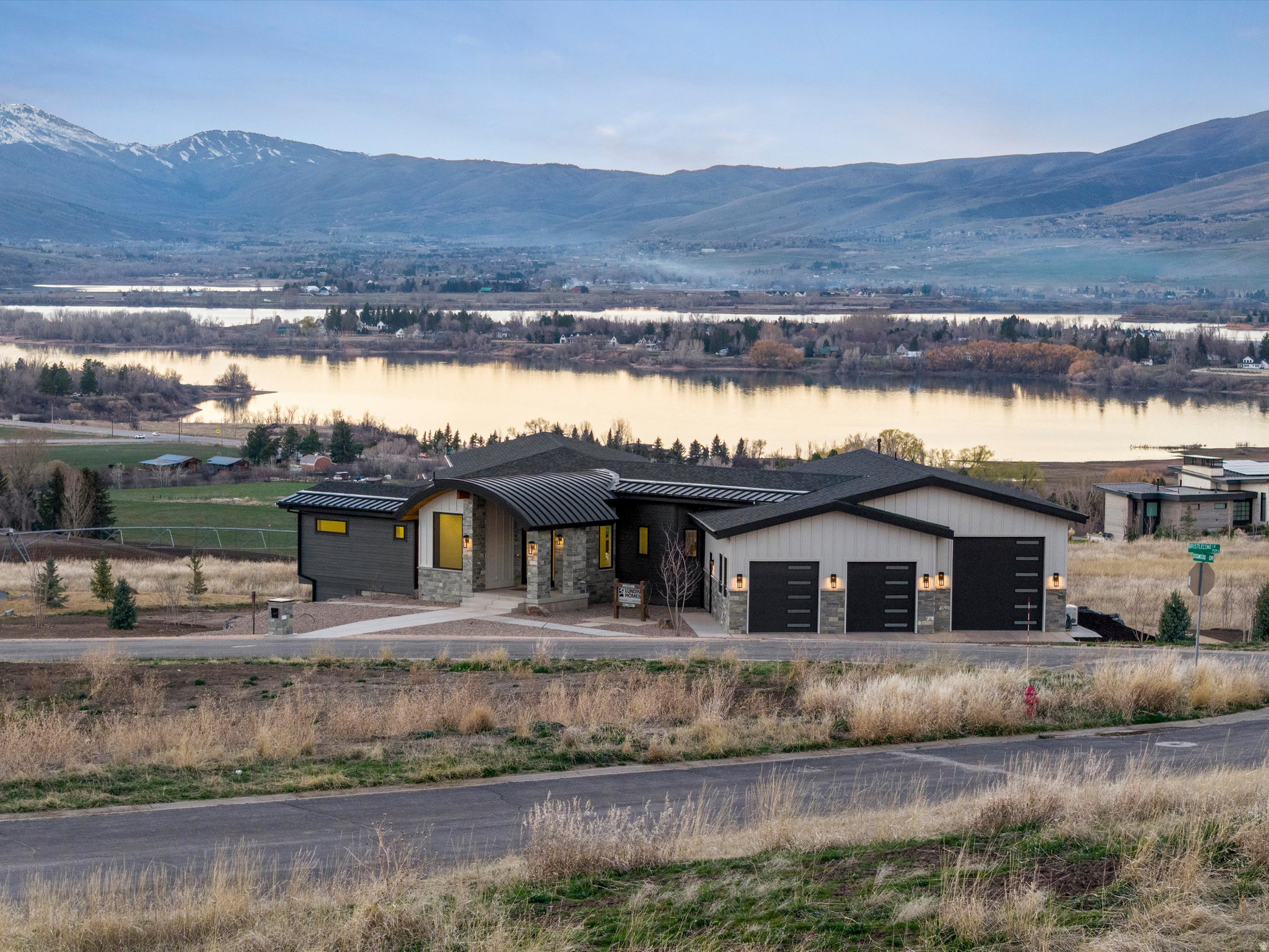 TRAPPER'S CROSSING - Residential