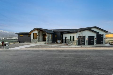 Tiny photo for 7554 E DOGWOOD DR, Huntsville, UT 84317 (MLS # 2145443)