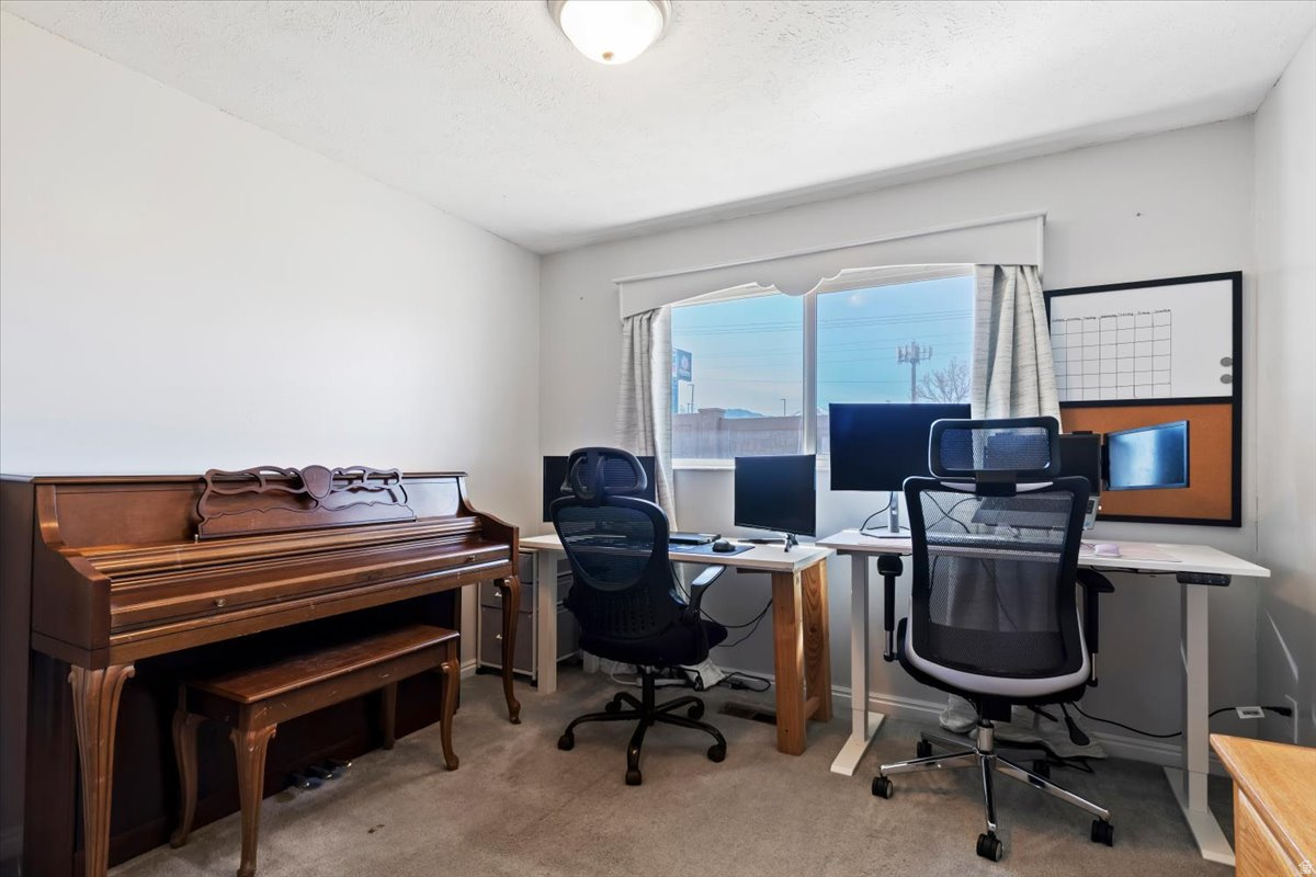 WEST HILLS - Residential