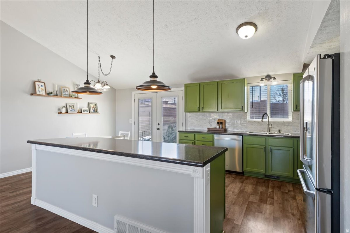 WEST HILLS - Residential