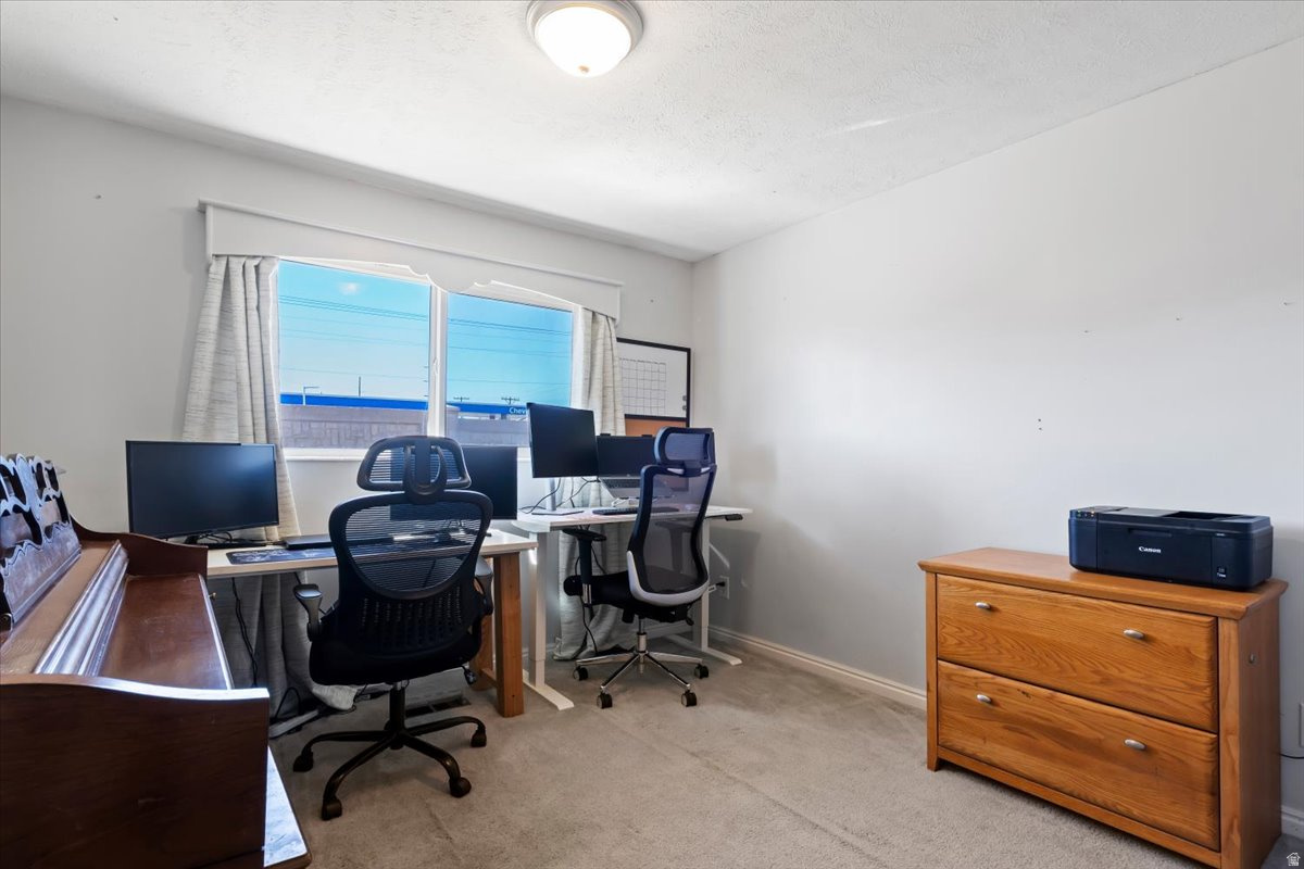 WEST HILLS - Residential