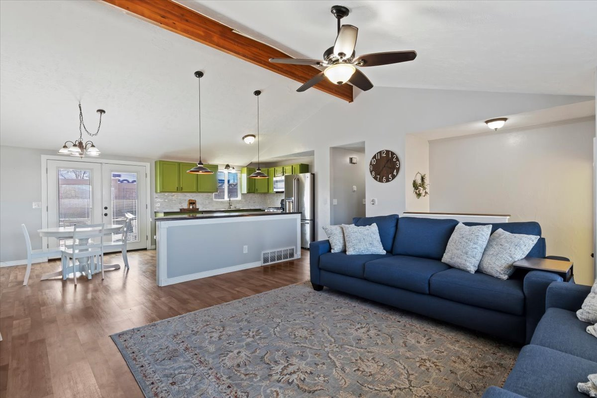 WEST HILLS - Residential