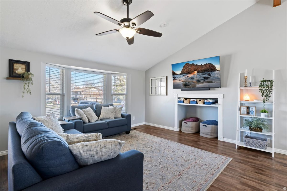 WEST HILLS - Residential