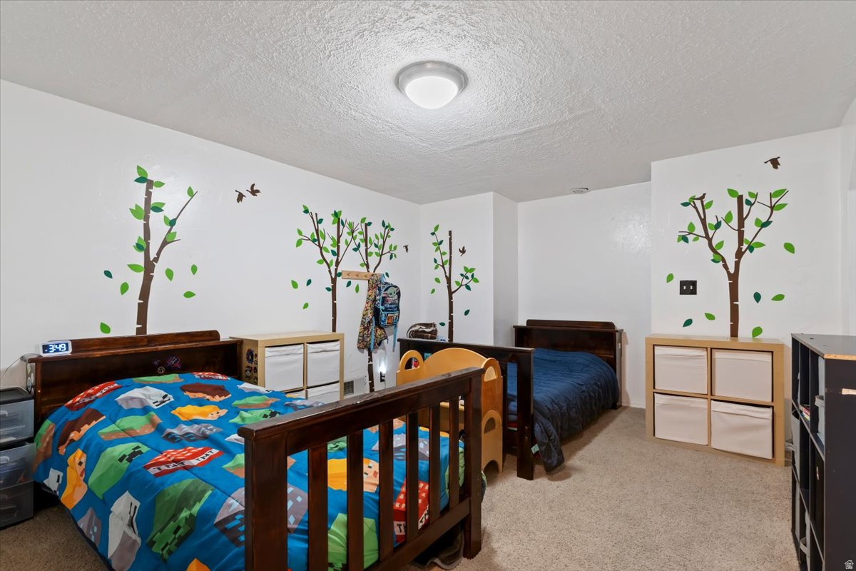 WEST HILLS - Residential