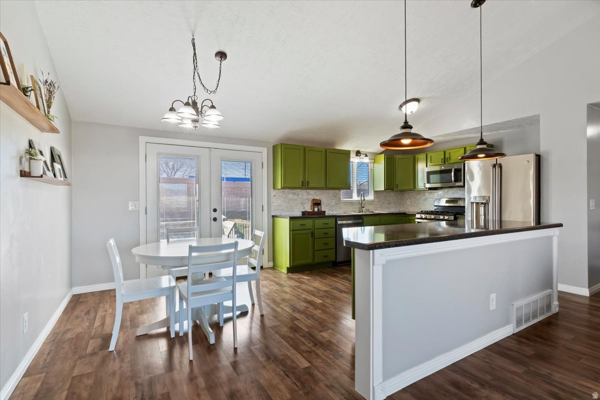 WEST HILLS - Residential