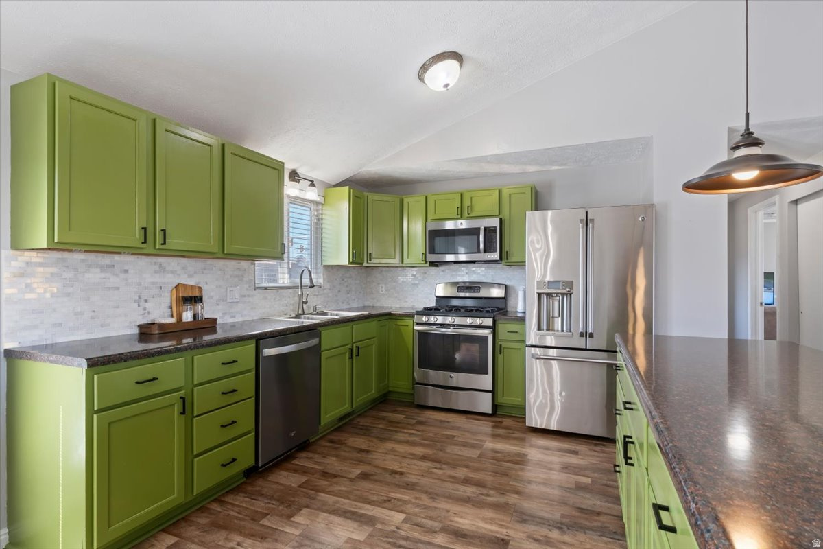 WEST HILLS - Residential