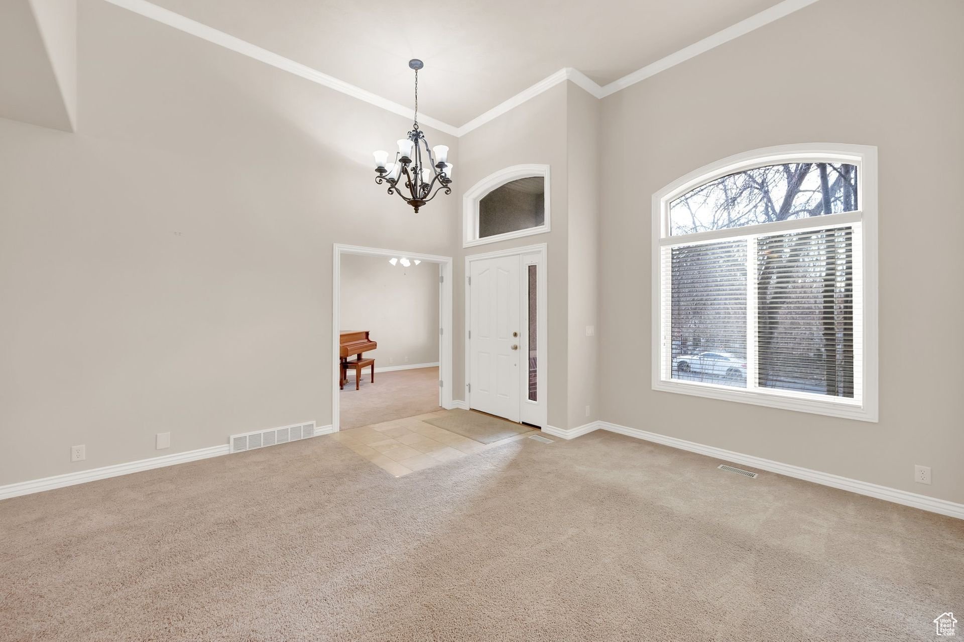 8215 Rossett Green Ln, Sandy, Utah image 3