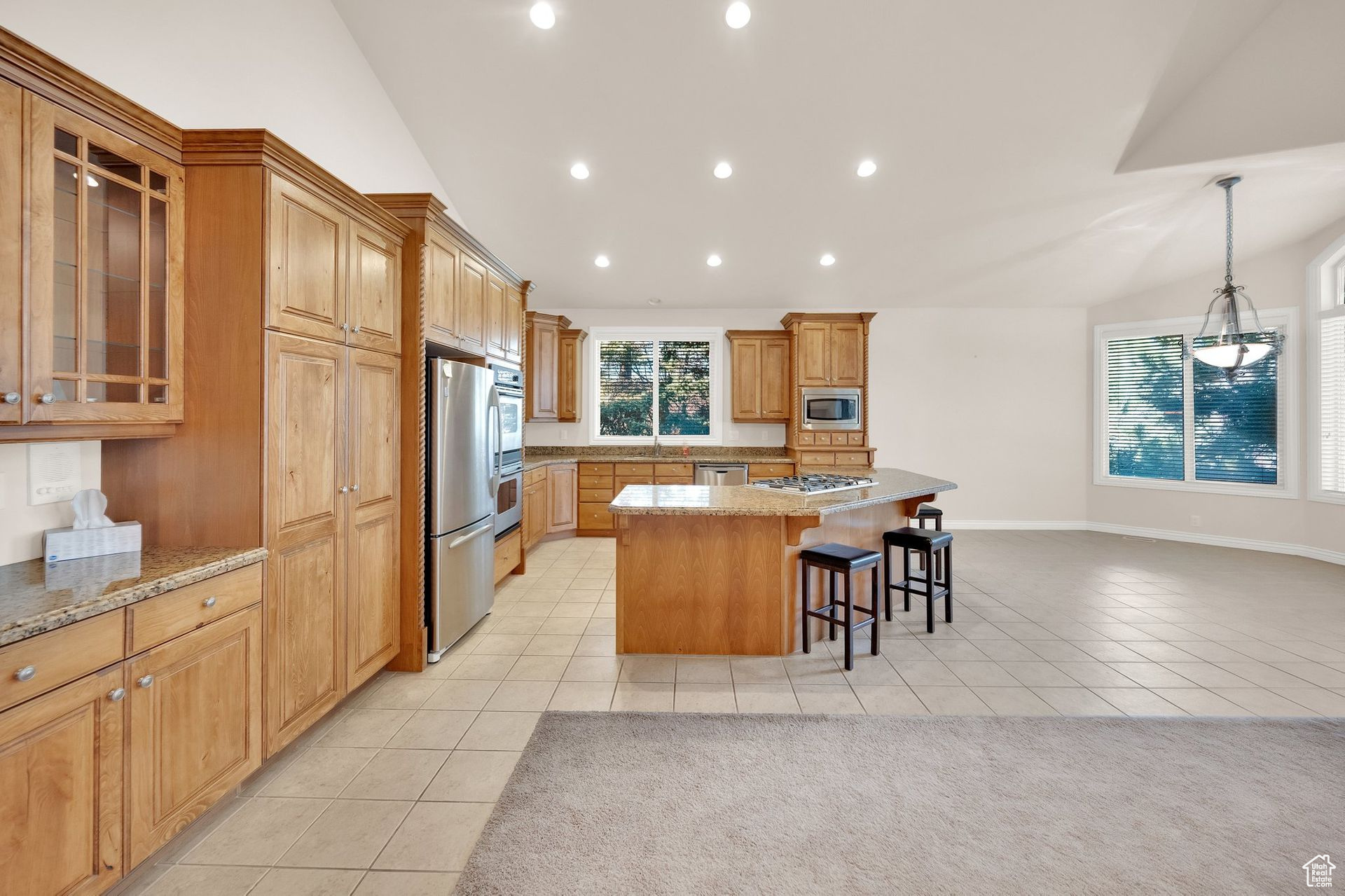 8215 Rossett Green Ln, Sandy, Utah image 10