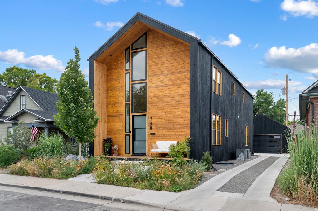 Photo of 748 E ROOSEVELT AVE, Salt Lake City, UT 84105 (MLS # 2175647)