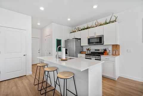 Tiny photo for 854 S HORIZON LOOP, Santaquin, UT 84655 (MLS # 2147582)