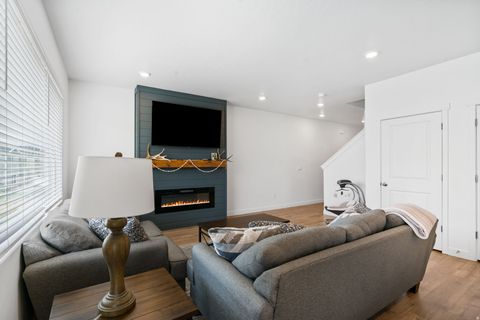 Tiny photo for 854 S HORIZON LOOP, Santaquin, UT 84655 (MLS # 2147582)