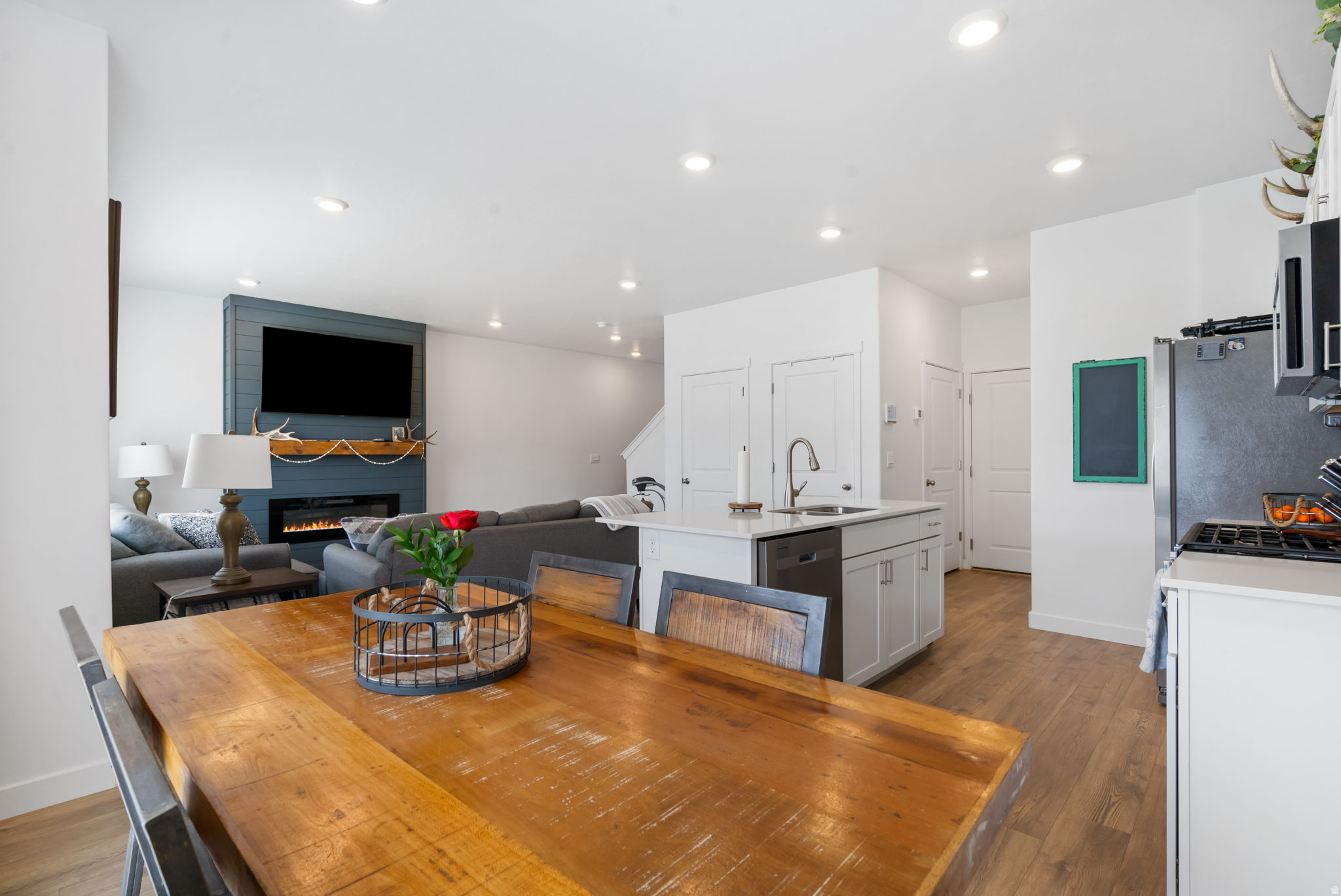 FOOTHILL VILLAGE - Residential