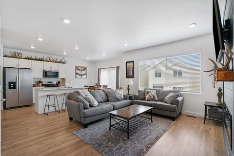 Tiny photo for 854 S HORIZON LOOP, Santaquin, UT 84655 (MLS # 2147582)