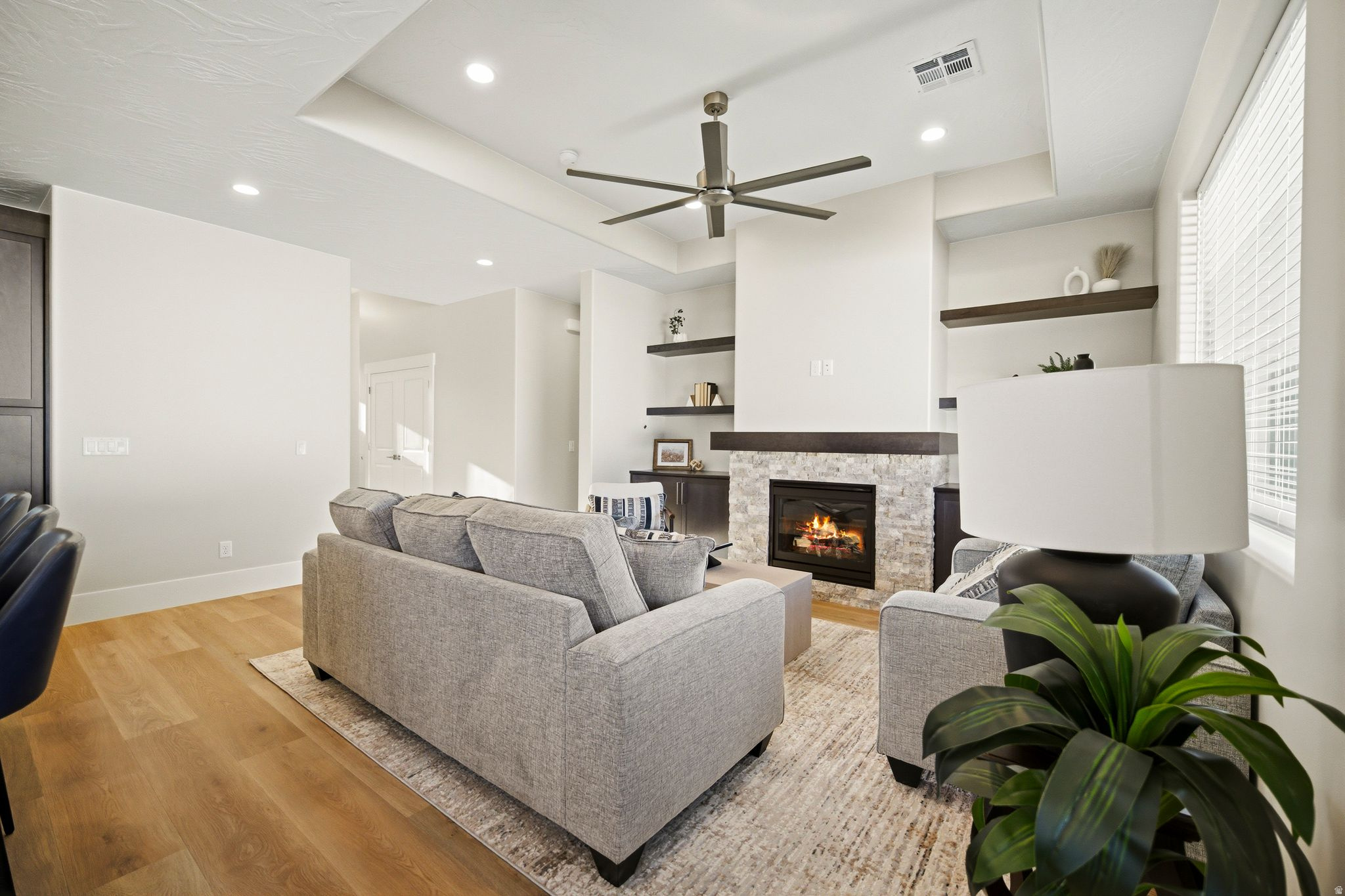 VALLEY GATE - Residential