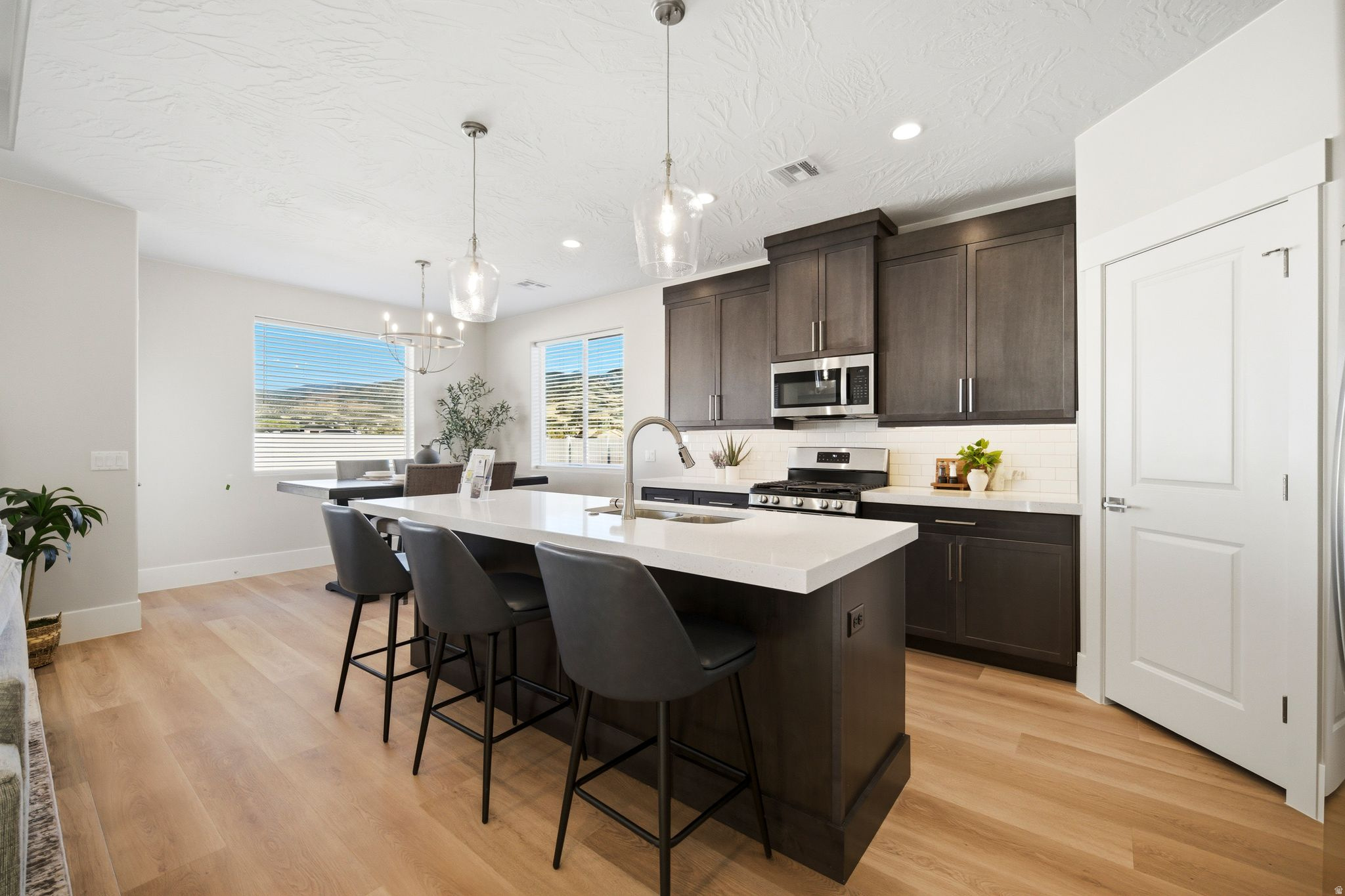 VALLEY GATE - Residential