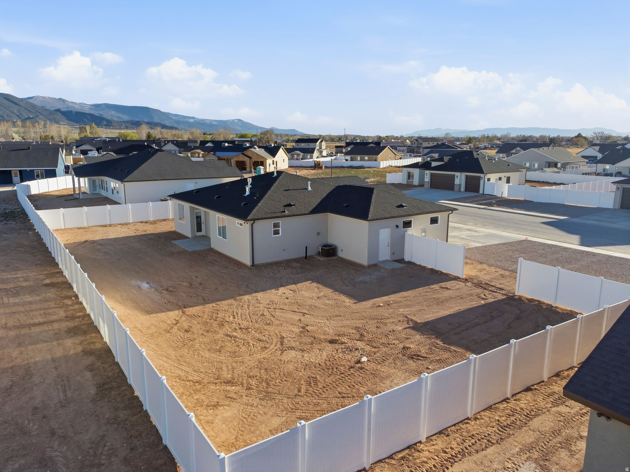 VALLEY GATE - Residential