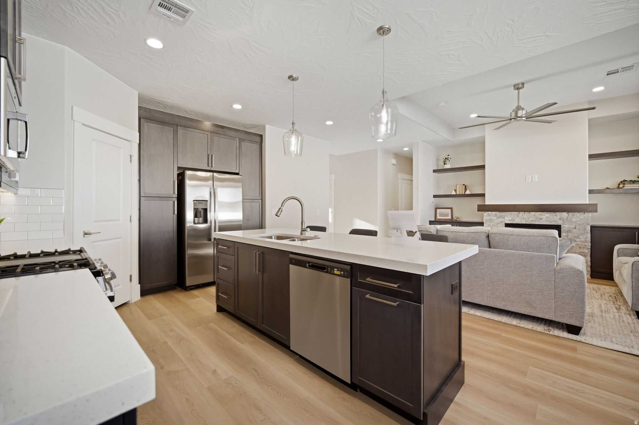 VALLEY GATE - Residential