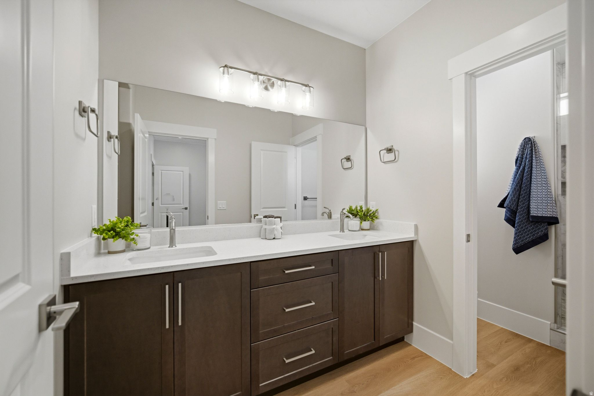 VALLEY GATE - Residential