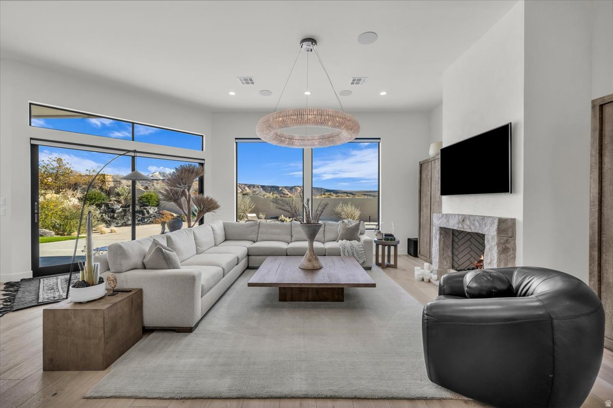 LEDGES OF ST GEORGE - Residential